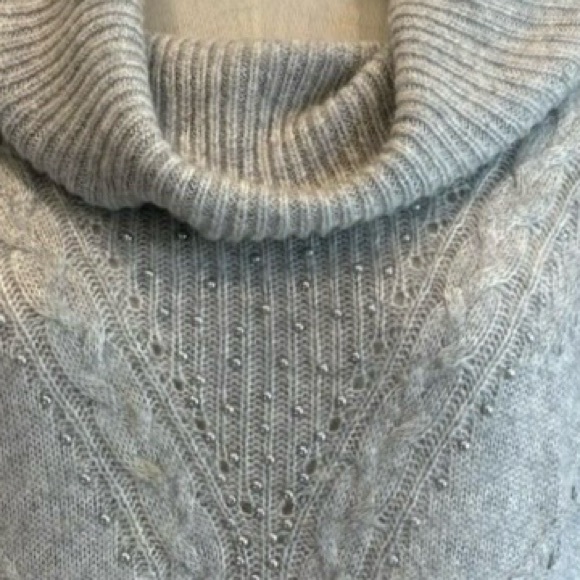 White House Black Market NWOT Lt Gray Cowl Neck Studded Embellished Sweater XL - Picture 4 of 9
